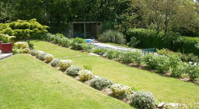 Self Catering Apartment in Mansion House in Beautiful Gardens With Pool, Забронировать Апартаменты/квартира Отели Англии с бассейном, Бассейн