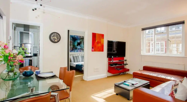 2 Bedroom West End Apartment Close To Regent's Park, Забронировать Апартаменты/квартира Вестминстер Лондон, рядом с Театр New Diorama