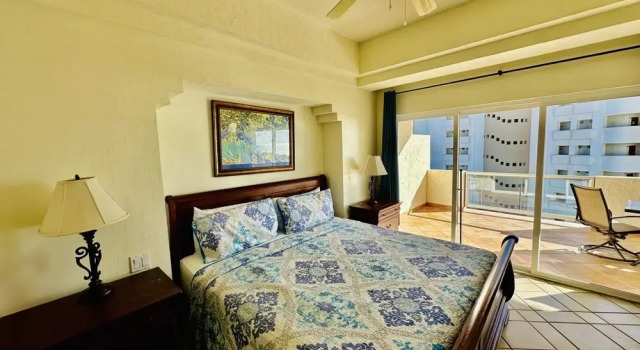 Spectacular 2 Bedroom Condo on Sandy Beach at Las Palmas Resort D-505 2 Condo by RedAwning, Prenota Resort Hotel a Sonora con parcheggio, Parcheggio