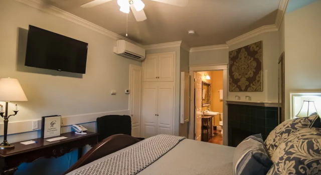 Номер Standard с балконом The Campbell House Inn