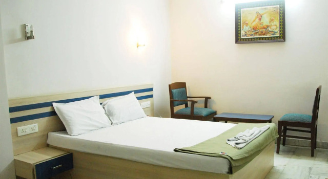 OYO 13494 Hotel Nakshatra Inn, Rezerwuj Hotel Upal 