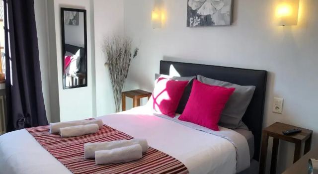 Номер Comfort Hôtel Le Tivoli Théopolis