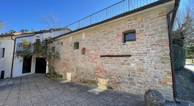 A holiday home with swimming pool in a national park, Rezervovat Hotel Amandola 