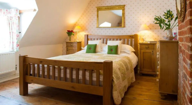 Wren Cottage a Very Cosy Historic Coastal Cottage in a Pretty Little Village, Boek Vakantiehuis Wickham Market Suffolk