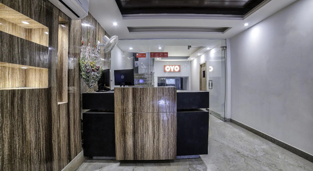 OYO 13637 Crown Residency, Забронировать Отель Фаридабад штат Харьяна