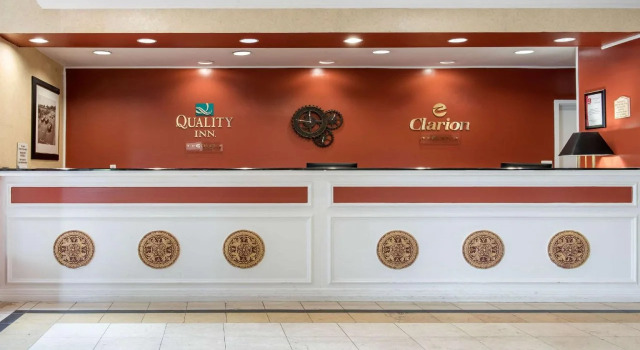 Quality Inn Airport, Prenota Hotel Hotel a Indiana con parcheggio, Parcheggio