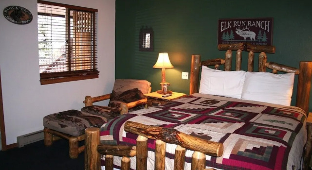 Timber Creek Chalets: 4 1 Bedroom Chalet