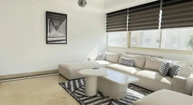 Апартаменты Black White Modern Spacious