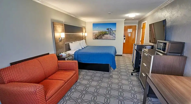 Двухместный номер Standard с видом на бассейн Ambassador Inn and Suites
