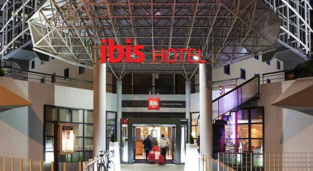 Кровать в общем номере ibis Bordeaux Centre Meriadeck