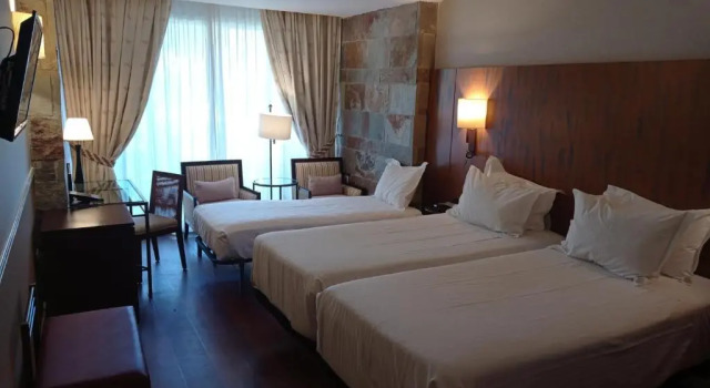Трёхместный номер Standard Hotel Nuevo Portil Golf