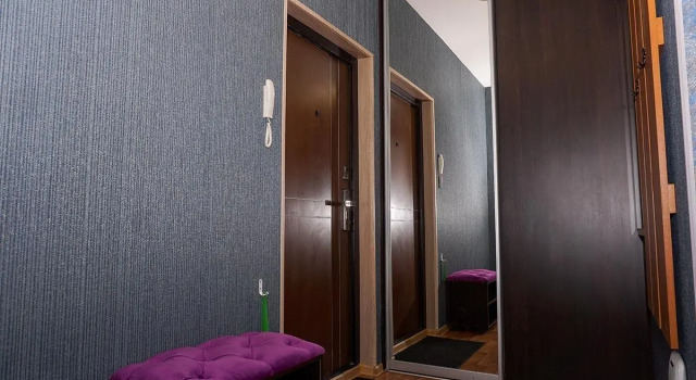 Apartments on 53 Alekseeva Street, Reserva ahora Apartamento Hoteles en Krasnoyarsk con aparcamiento, Aparcamiento
