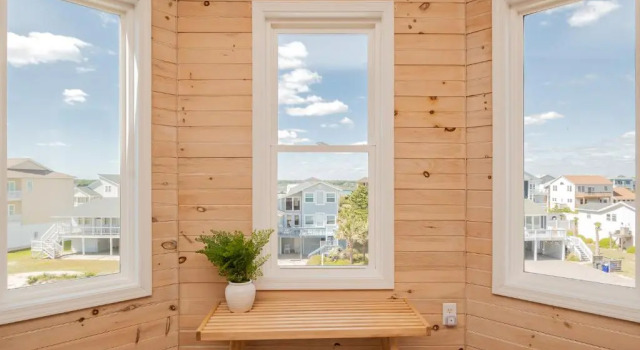 Коттедж Casa Bianca by Oak Island Accommodations