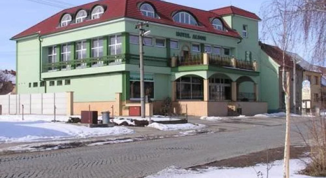 Hotel Albor, Забронировать Отель Чейковице Моравская Словакия