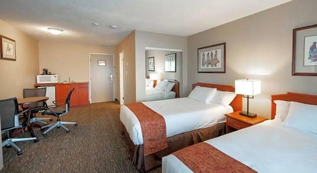 Трёхместный номер Standard Anchor Inn & Suites, BW Signature Collection