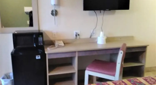 Номер Economy Red Carpet Inn Jeffersonville