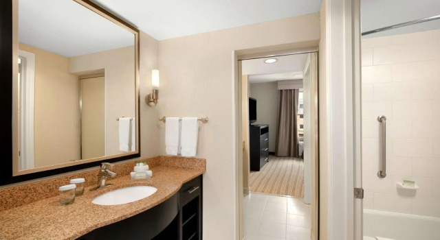Четырёхместный люкс с 2 комнатами Homewood Suites by Hilton Fort Worth West at Cityview