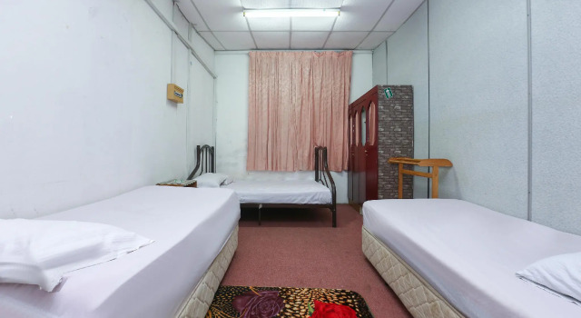 Кровать в общем номере (мужской номер) Hotel O D&d Budget Inn