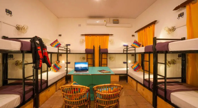 Кровать в общем номере Gostops Goa, Calangute - Rooms & Dorms