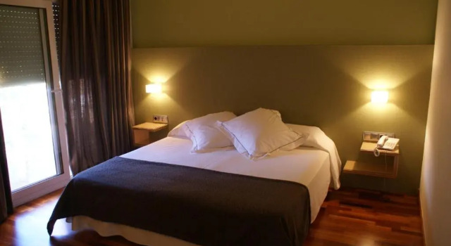 Hotel Robert, Prenota Hotel La Pobla de Claramunt L'Anoia