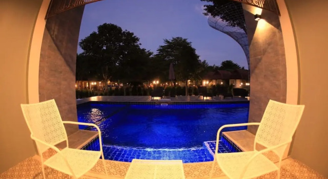 Номер Deluxe с балконом Amarin Resort Chiang Rai