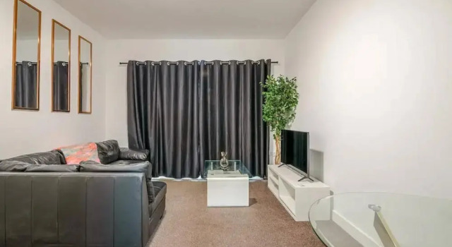 2bed Apt - City Centre With Balcony - Sleeps 6