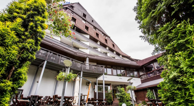 Alpin Resort Hotel, Забронировать Курортный отель Курортные отели Пояна-Брашова, рядом с Bradul Ski Slope, Курортный отель