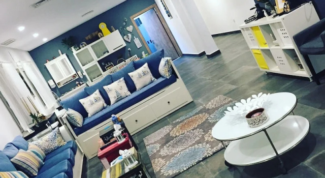 Baitalkhairan Beach House Chalet, Book Chalet Hoteller i Al Khiran med pool, Swimmingpool
