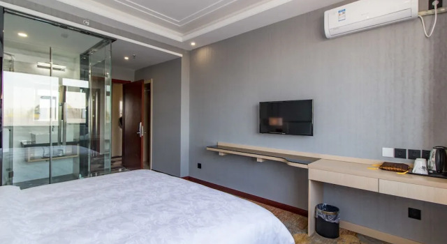Ease Cloud Hotel