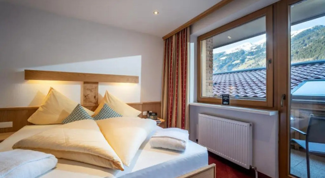 Двухместный номер Economy с балконом Alpenhof Hotel Garni Suprême