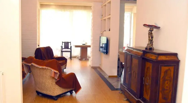 Flat Tamarashvili