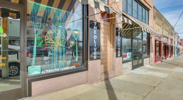Downtown Hot Springs Condo - Walk to Restaurants!, Забронировать Отель Отели Хот-Спрингса с парковкой, рядом с The Five Star Dinner Theatre, Парковка