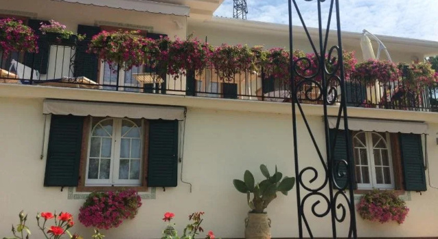 Villa Poggio Ulivo Apartments