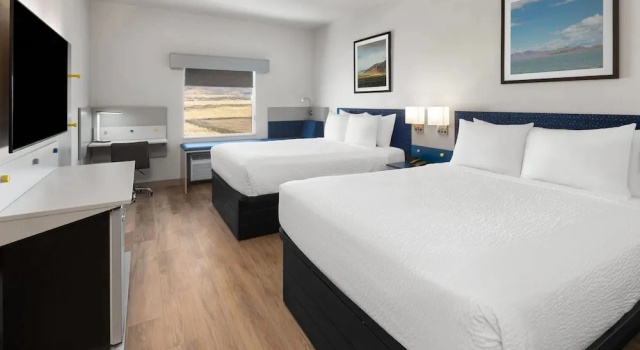 Четырёхместный номер Standard Microtel Inn & Suites by Wyndham Tooele