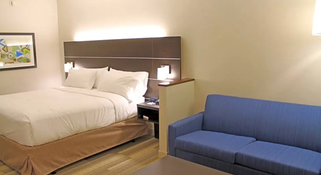 Люкс Standard Holiday Inn Express & Suites St. Louis South - I-55 by IHG