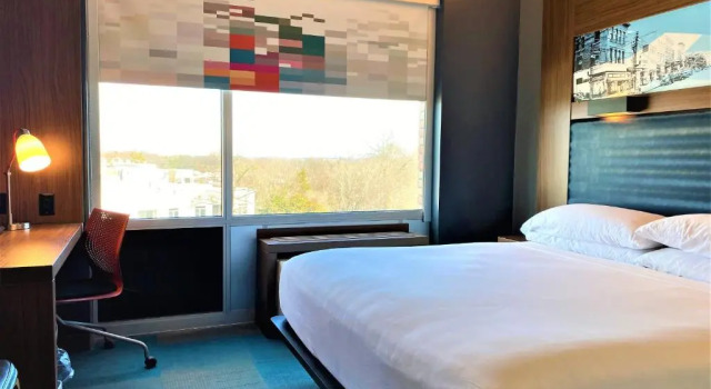 Двухместный номер Standard Aloft by Marriott Raleigh