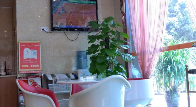 Hawks Holiday Hotel, Rezerwuj Hotel Hotele w Nanning z parkingiem, Parking