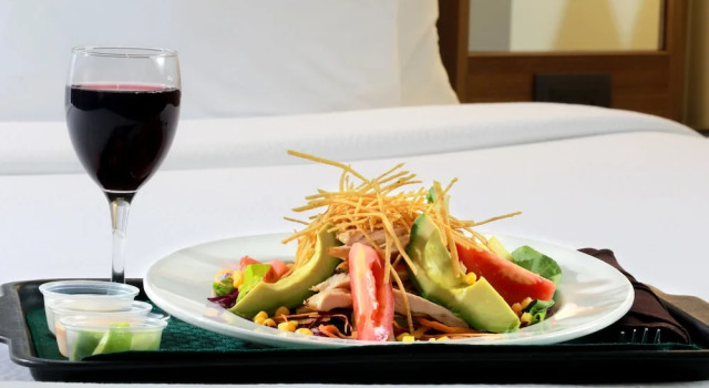 Двухместный номер Standard с балконом Courtyard Monterrey Airport