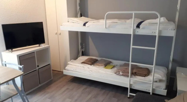 Studio 2 + 2 dans résidence avec piscine