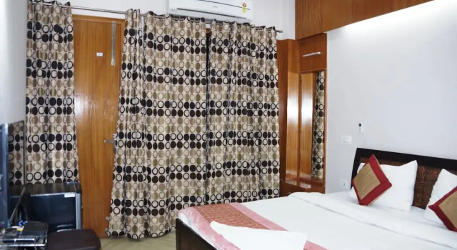 Maxfort Hospital Apartment, Varaa Huoneisto Hotellit Haryana pysäköinnillä, Pysäköinti
