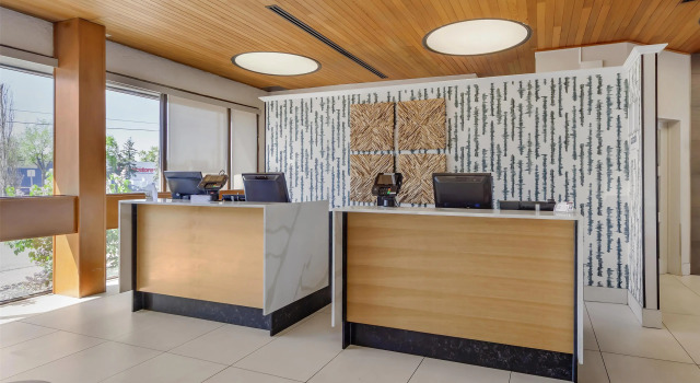 Best Western Cedar Park Inn, Rezervovat Hotel Hotely v Northwest Edmonton s bazénem, Bazén