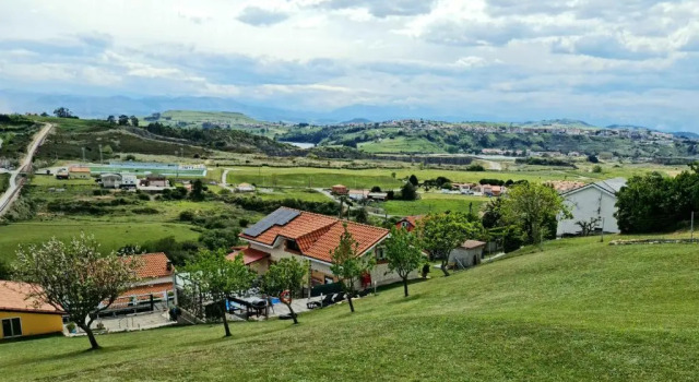Casa con piscina y fantasticas vistas, Rezerwuj Hotel Miengo 