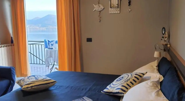 Двухместный номер Standard с балконом и с видом на озеро Hotel La Rondinella