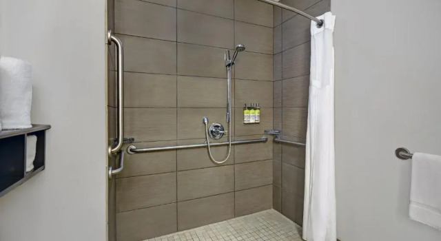 Одноместный люкс Holiday Inn Express Adrian by IHG