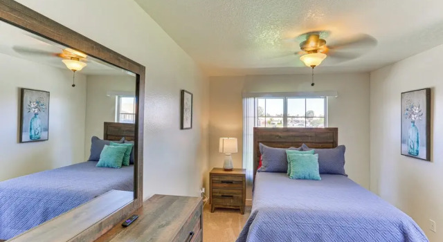 Коттедж Victorville Home w/ Large Yard & Charcoal Grill!