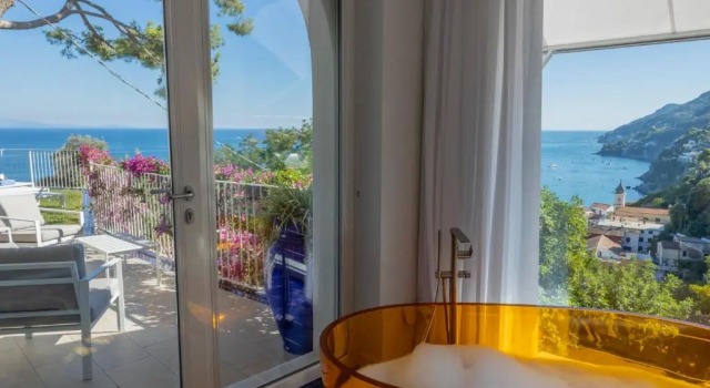 Четырёхместный номер Standard с видом на море Raito Guest House - Amalfi Coast