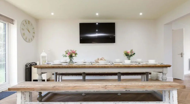Beautiful 4-bed Close to South Downs Goodwood, Забронировать Дом для отпуска Отели Исторического графства Суссекса с парковкой, Парковка