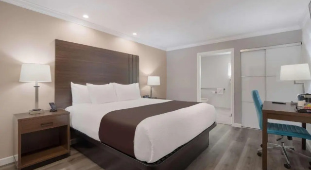 Номер Standard SureStay Plus Hotel by Best Western Upland - Ontario North