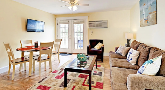 New 1br  W/ Water-view Deck 1 Bedroom Condo, Reserva ahora Hotel Edgecomb Maine