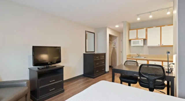 Двухместная студия Extended Stay America - Charlotte - University Place - E. McCullough Dr.